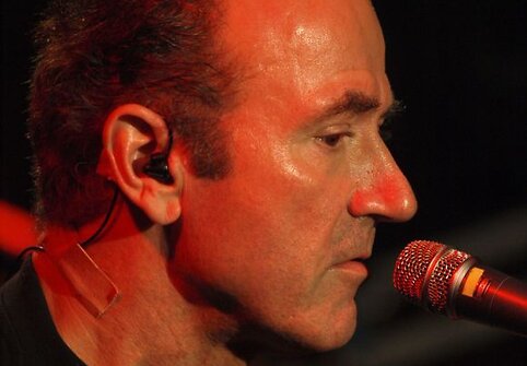 „The Stranglers“ legenda Hughas Cornwellas su grupe