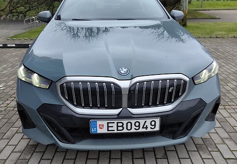 BMW i5