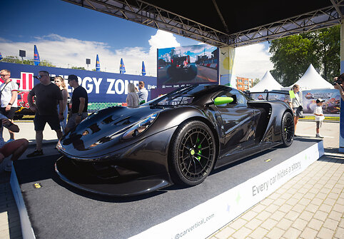Lietuviškas superautomobilis „Rhino RR01“