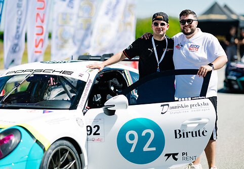 Palangos Aurum 1006 km lenktynių administracinė komisija: 20 automobilių