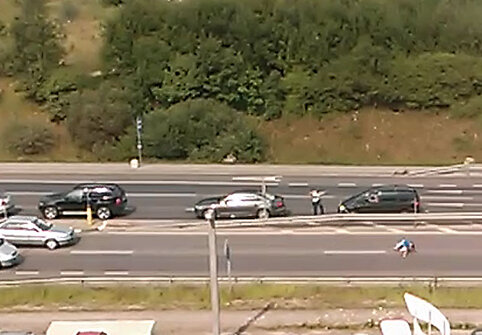 Policininkas gaudo girtą vairuotoją