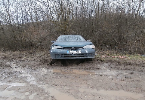 Nuo kelio nuskriejęs „Subaru“
