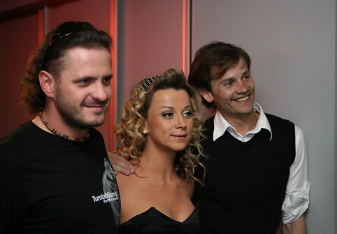 Daura Zenkevičiūtė (viduryje), Nerijus Juška (dešinėje)