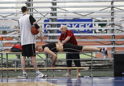 Masažas M.Petravičiui