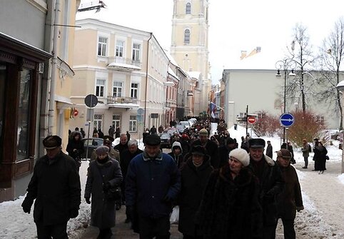 Vasario 16-osios minėjimas prie Lietuvos nepriklausomybės signatarų namų Vilniuje