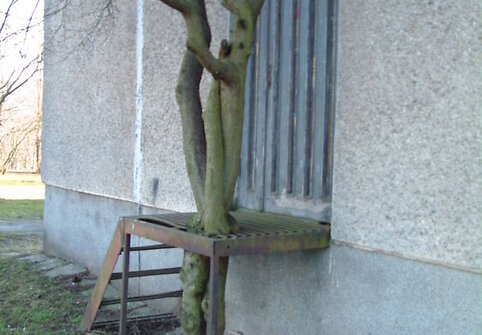 Užbarikaduotas avarinis išėjimas