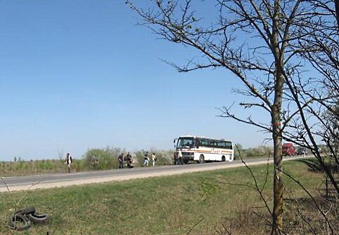 Avariją patyręs autobusas.