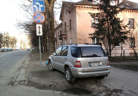 Pažeidėjas su MB visureigiu