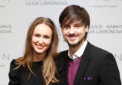 Vytautas Rum&scaron;as jaunesnysis su mylimąja Eva Saikovska