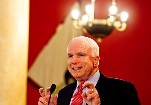 Lietuvoje vie&scaron;i JAV senatorius J.McCainas