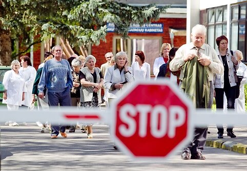 Antakalnio ligoninės medikų piketas prie ligoninės