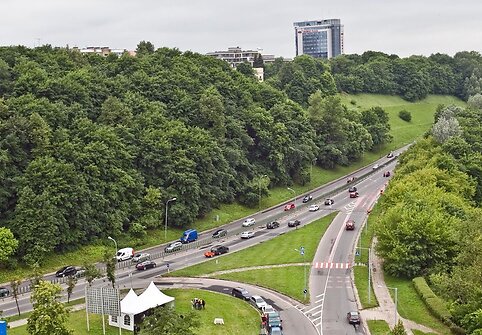 Įkasta simbolinė naujojo viaduko kapsulė.