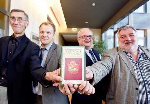 Knygos &bdquo;Lietuvos istorija&ldquo; pristatymas Užsienio reikalų ministerijoje.