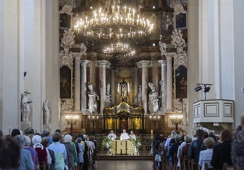  &Scaron;v. Jonų bažnyčioje kun. Antanas Saulaitis SJ aukojo mi&scaron;ias.
