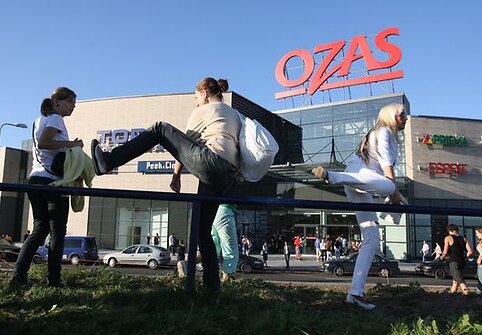 Ketvirtadienio vakarą vilniečiams ir miesto svečiams duris atvėrė naujas prekybos ir pramogų centras „Ozas“.
