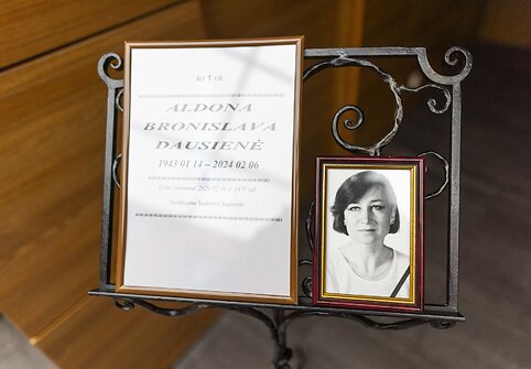 Atsisveikinimas su Aldona Janu&scaron;auskaite