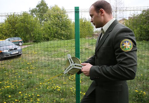 Aplinkosaugininkai tikrino tvoros atstumą nuo vandens telkinių.