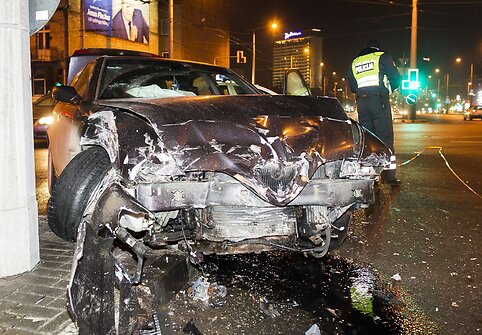 Vilniuje susidūrė „Ford“ ir „Alfa Romeo“, nukentėjo penkiametė