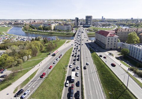 Kamščiai Vilniaus gatvėje