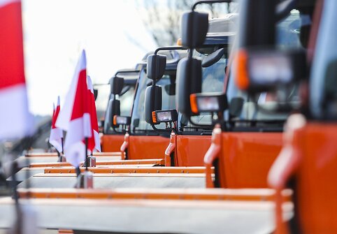 „Grinda“ nusipirko 10 naujų „Renault“ sunkvežimių skirtų keliams valyti
