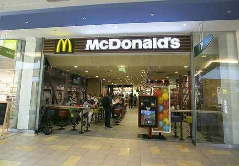 Antrą de&scaron;imtį Lietuvoje veikiantis "McDonald's" džiaugiasi kasmet augančiu pelnu ir žada naujų restoranų atidarymus