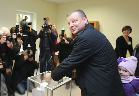 Saulius Skvernelis balsavo Seimo rinkimuose