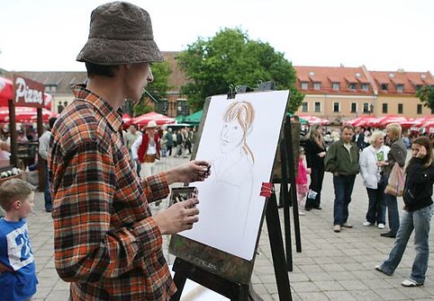 Penktadienį prasidėjusi šventė „Kauno dienos 2009“ ir antrąją dieną, šeštadienį, kviečia nebijoti lietaus.