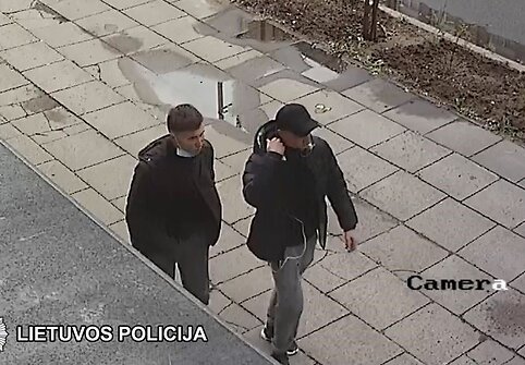 Užfiksuoti jauni vyrai