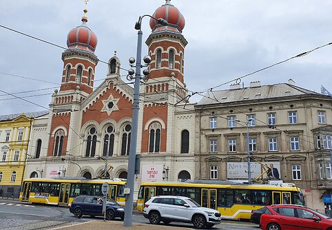 Pilzeno žydų maldos namai įsispraudę tarp dviejų pastatų, tikima, kad ir tai lėmė jų i&scaron;saugojimą