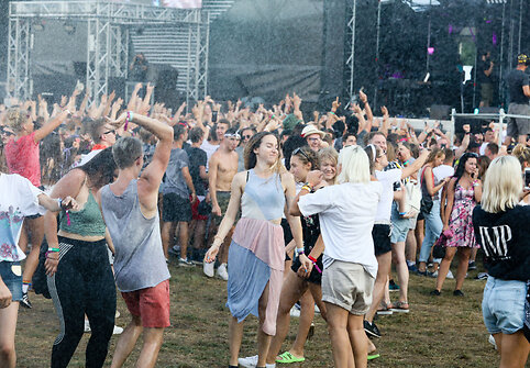 Ugniagesiai atgaivino festivalio lankytojus