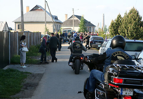 Prie Venckų ir Kedžių namų