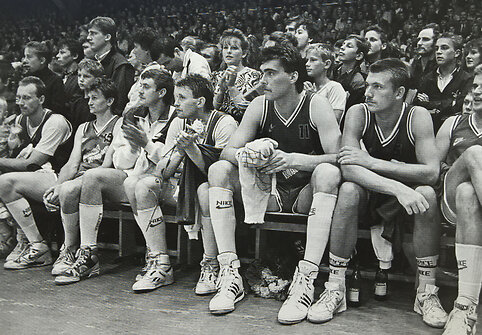 Žalgiris 1986 m. Arvydas Sabonis, Arūnas Visockas, Algirdas Brazys, Arvydas Venclovas, Sergejus Jovai&scaron;a, Rimas Kurtinaitis (kairėje).