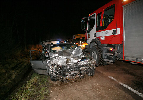 Mikroautobuso ir lengvojo automobilio avarija
