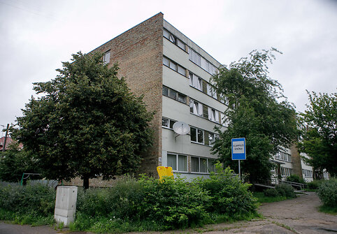 Namas, kuriame laikinai gyveno įtariamasis