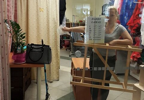 Prekybos centre &bdquo;Saulėtekis&ldquo; patalpas po kiekvienos liūties užlieja