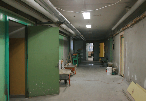 Vytauto Didžiojo gimnazijoje - ir moksleiviai, ir statybininkai.