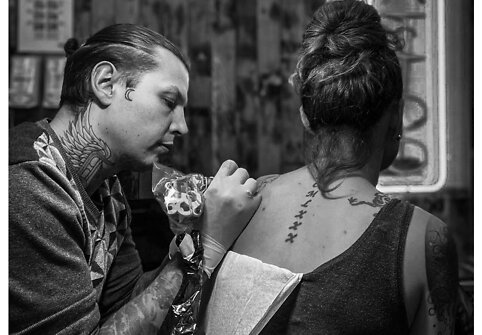 D.Djačkovas ir jo i&scaron;pie&scaron;tos tatuiruotės
