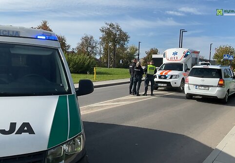 Nelaimė Alytuje – partrenkta mergaitė.