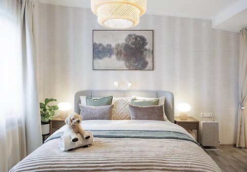 IKEA namai įgyvendinus pokyčius: miegamajame &ndash; jauki laisvalaikio erdvė