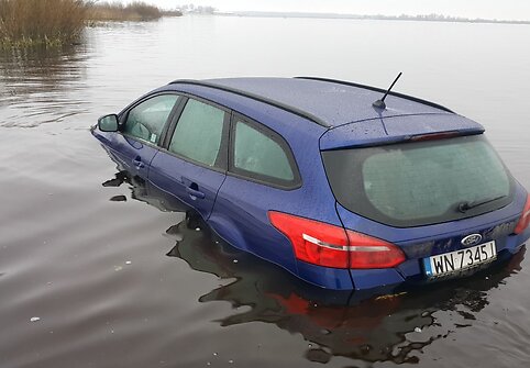 Lenkijoje automobilį i&scaron;sinuomojusios prancūzės kelionę baigė Rusnės potvynio vandenyse.