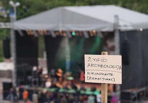 &bdquo;Mėnuo Juodaragis&ldquo; ir jo burtai