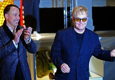 Elton Johno spintoje
