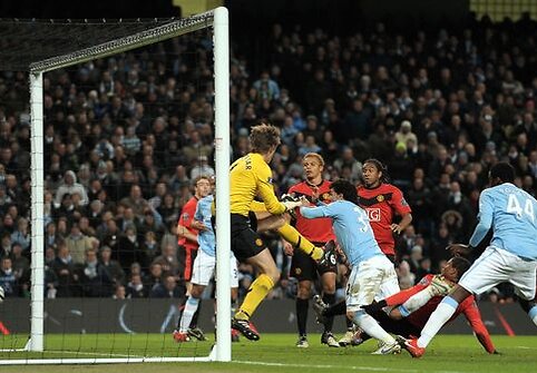 „Manchester United“ ir „Manchester City“ dvikova