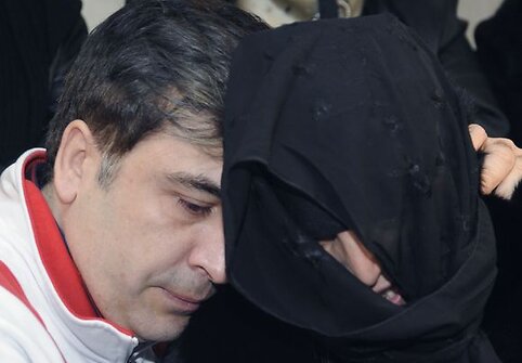Su N.Kumaritašviliu atsisveikinti atėjo visas miestelis ir Gruzijos prezidentas M.Saakašvilis