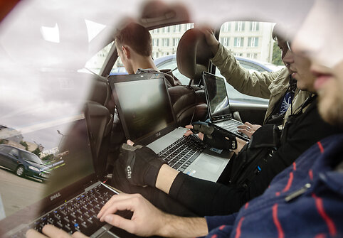 IT sistemų administratorių turnyro „SysAdmin 2013“ akimirka