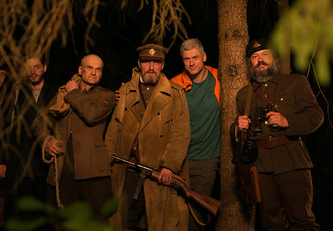 Dainius Gavenonis (centre) juostos &bdquo;Poetas&ldquo; filmavime