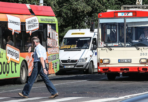 Autobusų ir troleibusų keleiviams tenka prisitaikyti prie naujų važinėjimo po Vilnių ypatumų