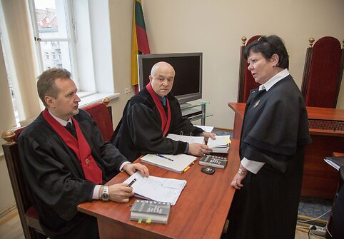 OMON pareigūnų B. Makutynovyčiaus ir V. Razvodovo byla teisme
