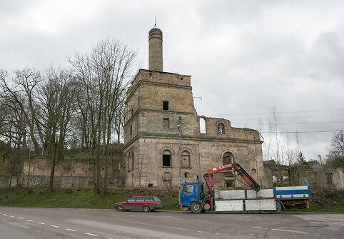 Rasti antkapių paminklai Subaciaus gatvėje