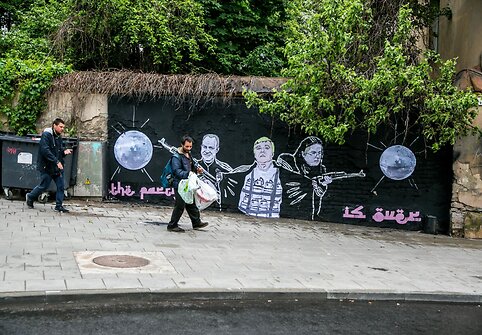 &bdquo;Keulė Rūkė&ldquo; politiniame grafityje &bdquo;valstiečiai&ldquo; lyginami su teroristais